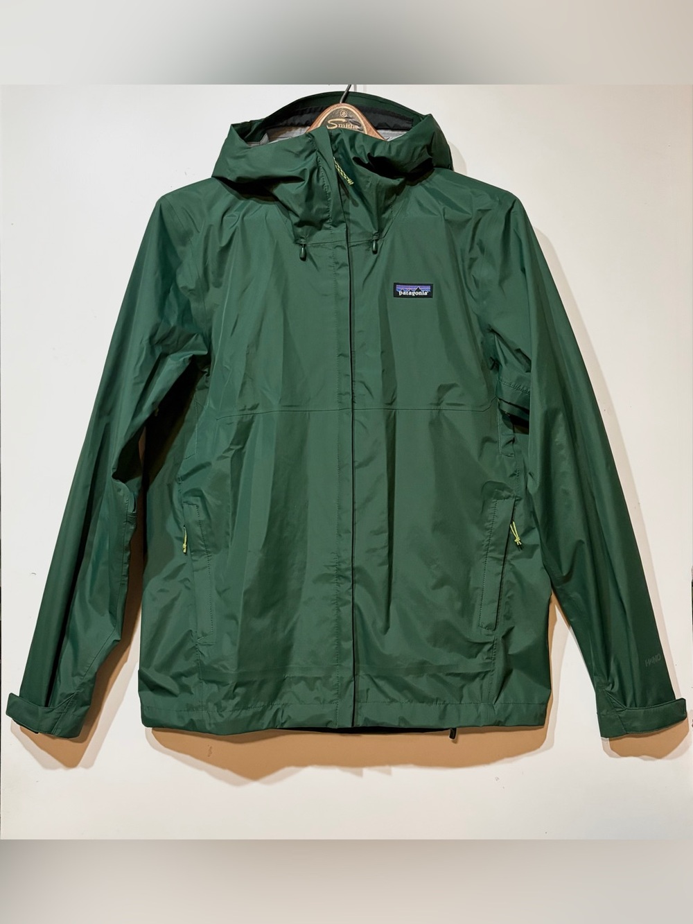 Patagonia- Men's Torrentshell 3L Waterproof Rain Jacket - Green - Size Medium